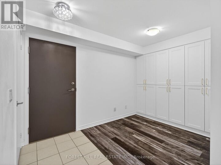 Property Photo:  35 Saranac Boulevard 224  ON M6A 2G4 