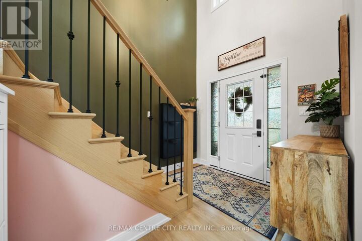 Property Photo:  76 Styles Drive North  ON N5R 0M3 
