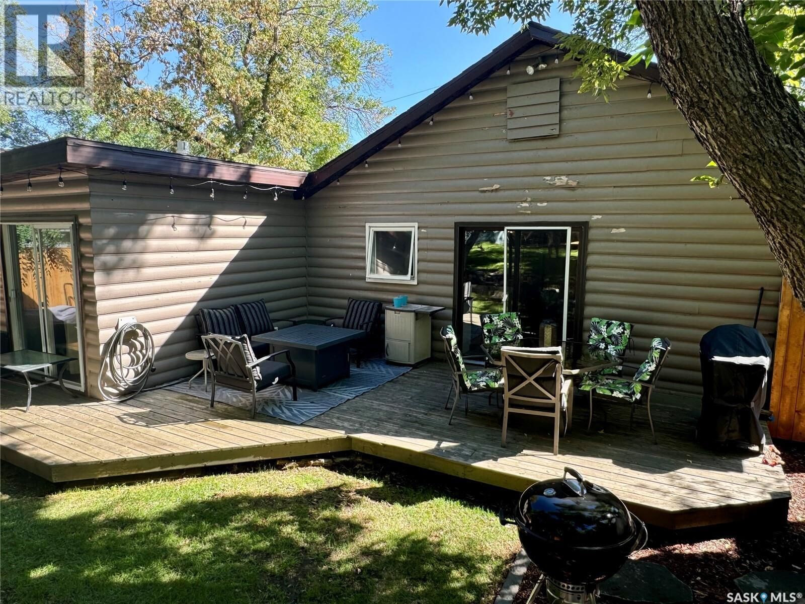 Property Photo: 338 3rd Street E SK S0G 4C0