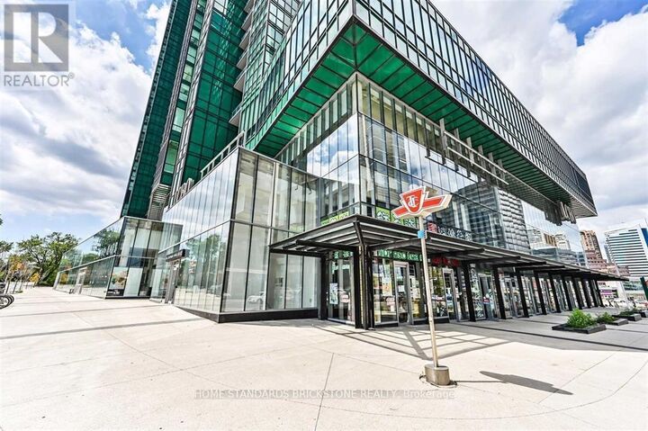 Property Photo:  11 Bogert Avenue 1802  ON M2N 1K4 