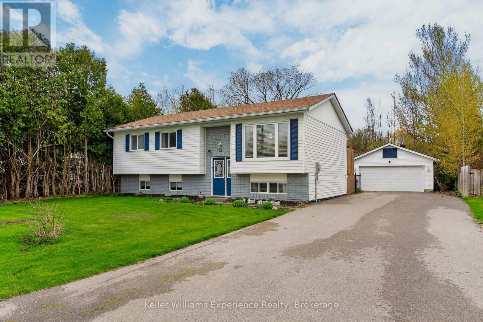 Property Photo:  72 Bay Street  ON L0K 2A0 