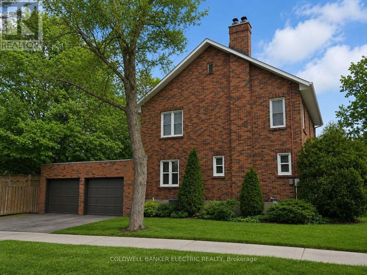 Property Photo:  230 Geraldine Avenue  ON K9H 4T9 