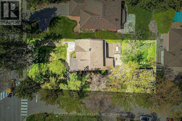 Property Photo: 1381 Lorne Park Road ON L5H 3B2
