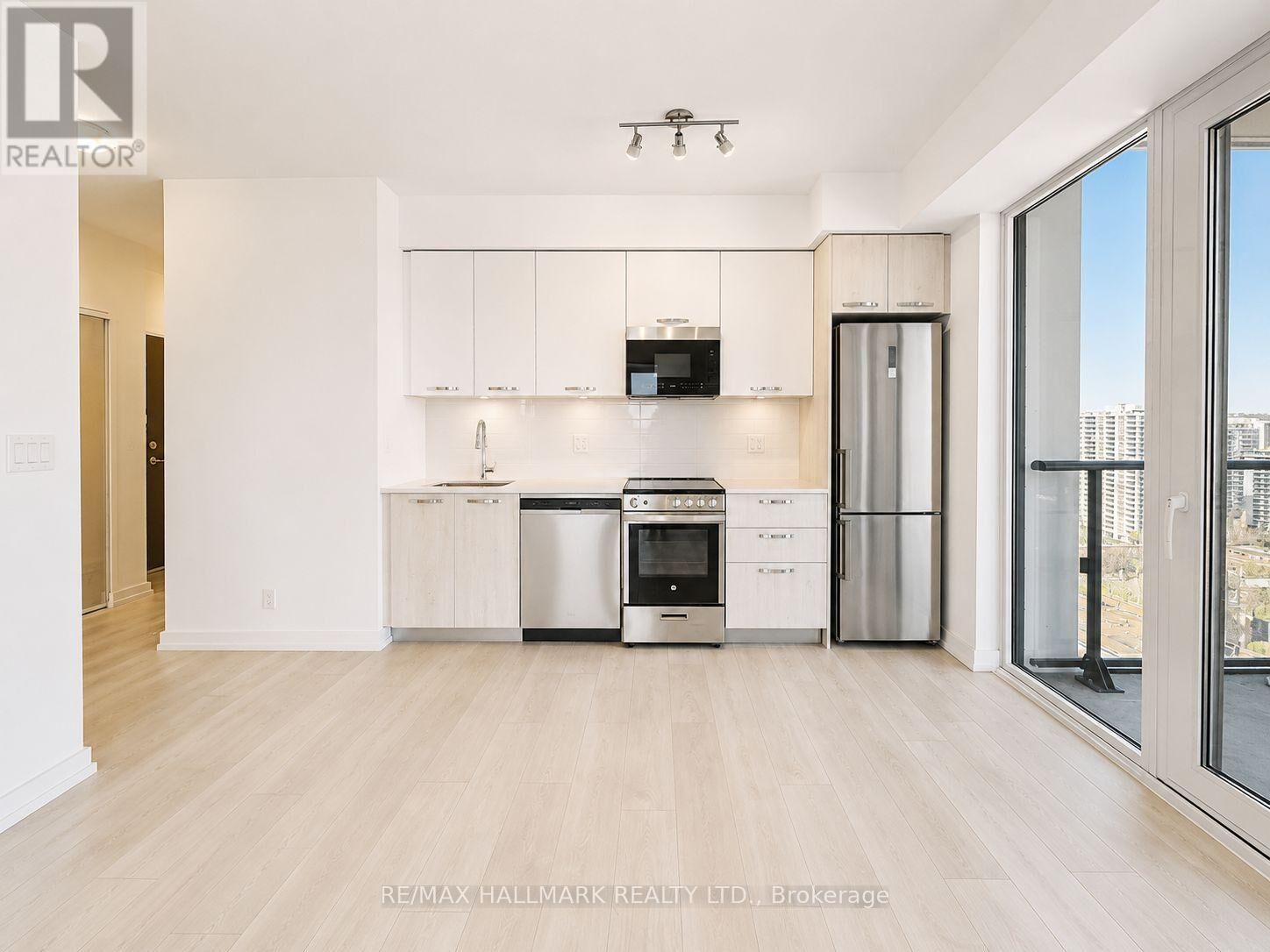 Property Photo: 75 James Street South 2202 ON L8P 2Y9