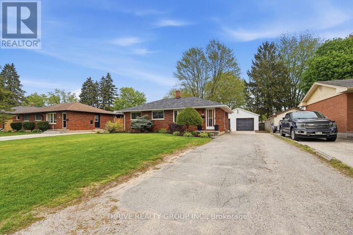 Property Photo:  329 Strathroyal Avenue  ON N7G 3G5 