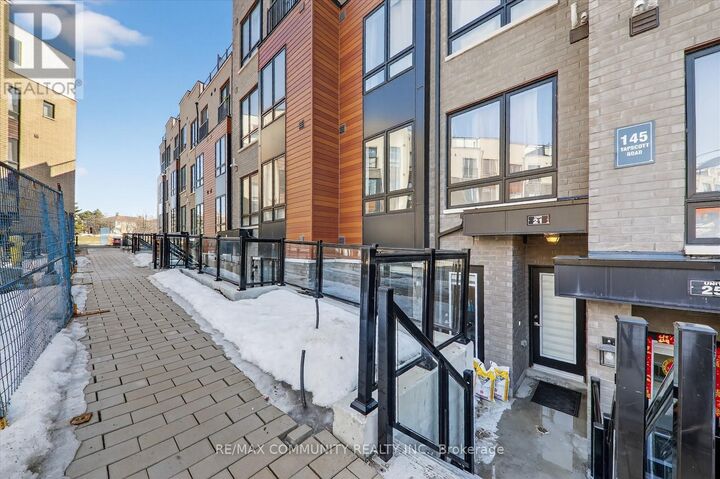 Property Photo: 145 Tapscott Road 21 ON M1B 0E8