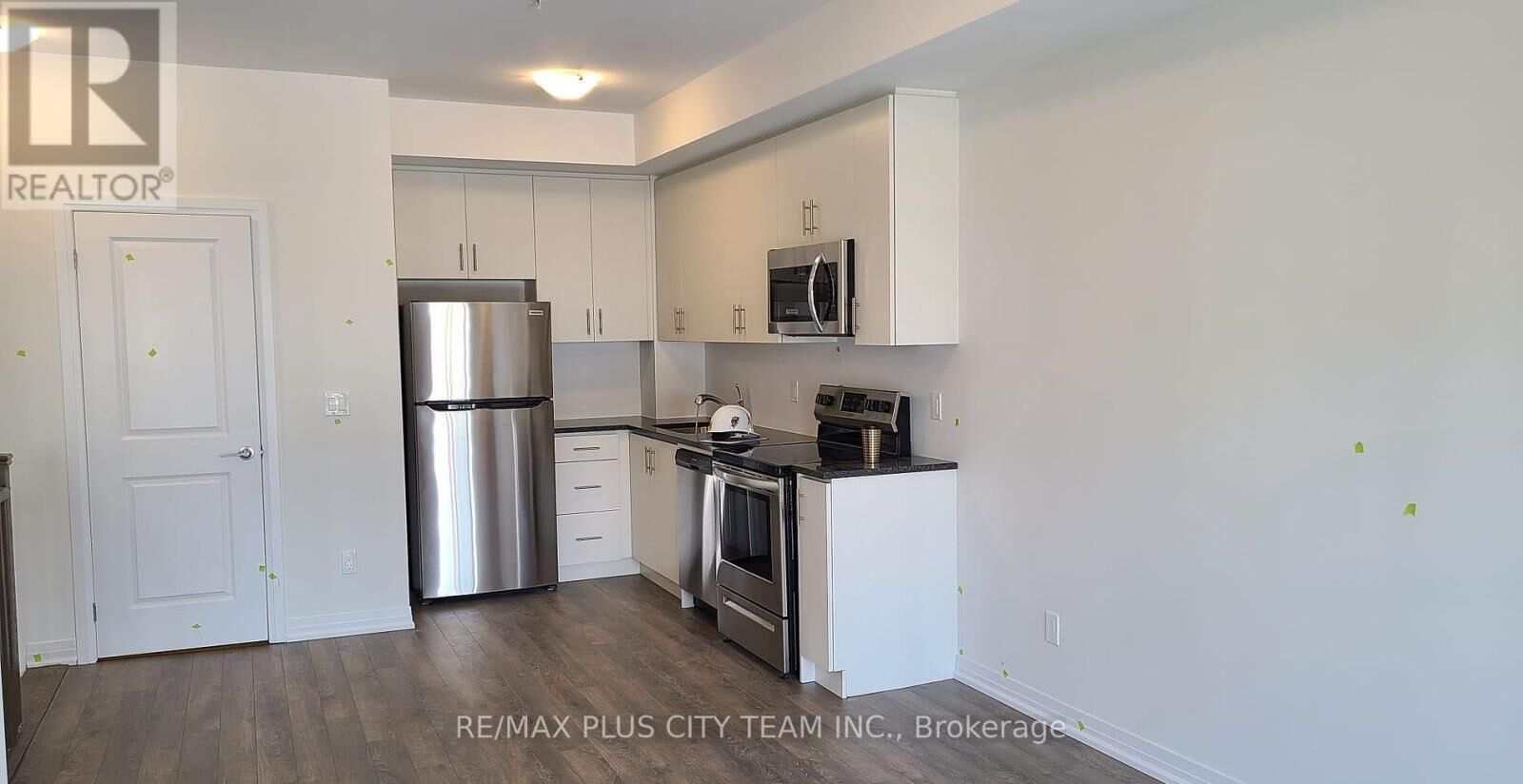 Property Photo:  2635 William Jackson Drive 809  ON L1P 2V8 
