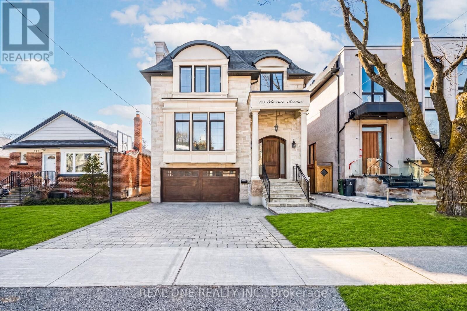 Property Photo:  241 Florence Avenue  ON M2N 1G7 