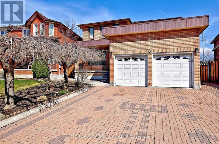 Property Photo:  45 Royal Garden Boulevard  ON L4L 7C4 