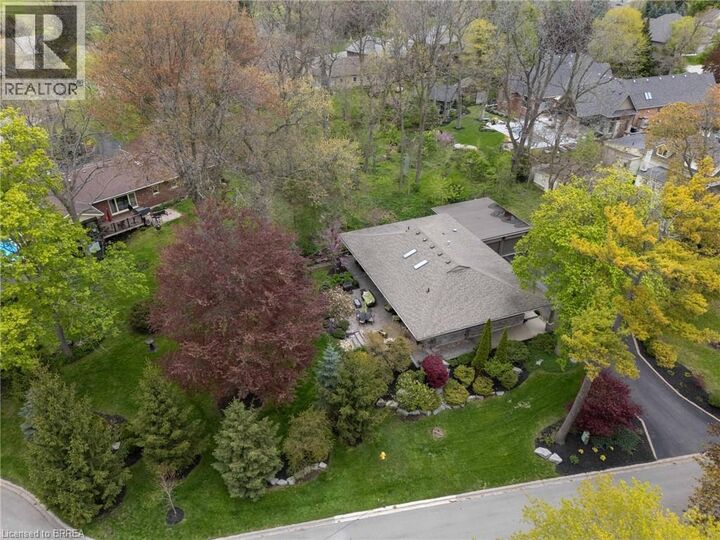 Photo de la propriété:  10 Gaywood Gardens  ON N3T 5J8 