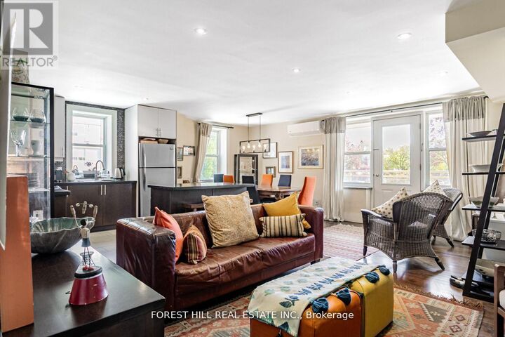 Property Photo: 2603 Bathurst Street 208 ON M6B 2Z6