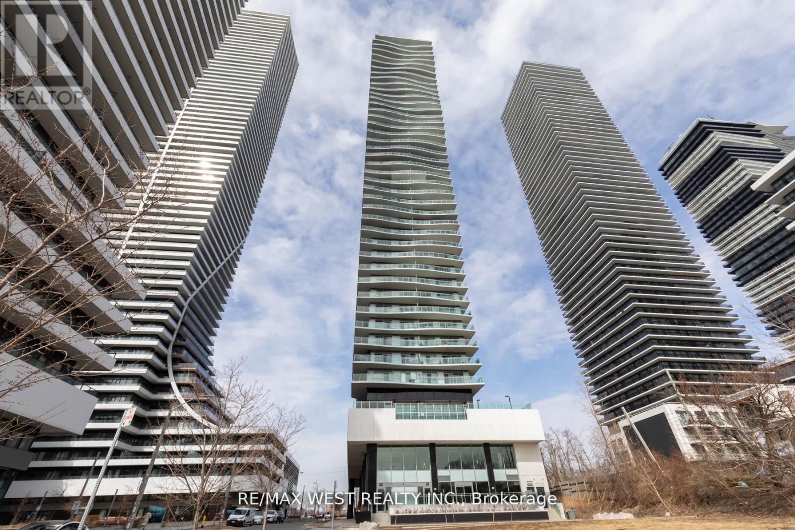 Property Photo:  33 Shore Breeze Drive 802  ON M8V 1A1 