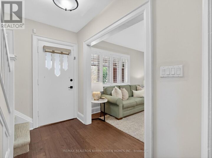 Property Photo: 253 Briar Hill Avenue ON M4R 1J3