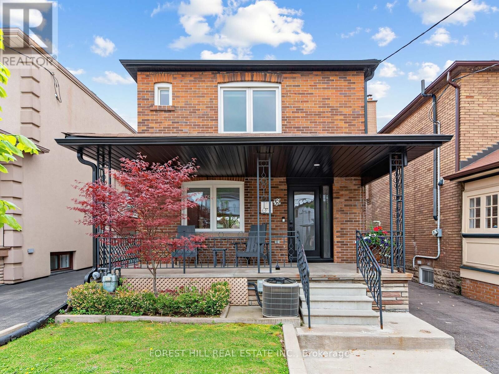 Property Photo: 39 Belgravia Avenue ON M6E 2M4