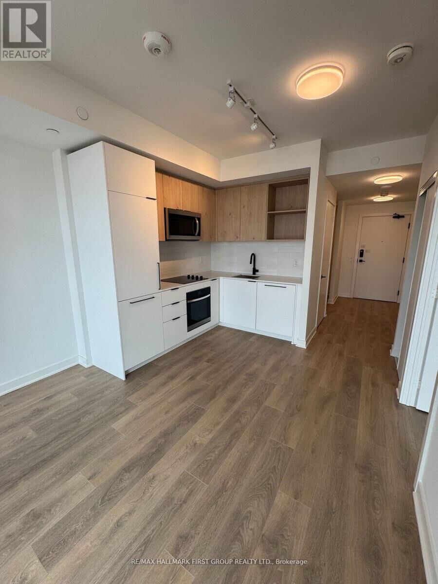 Property Photo:  1185 Dupont Street 621  ON M6H 0G5 