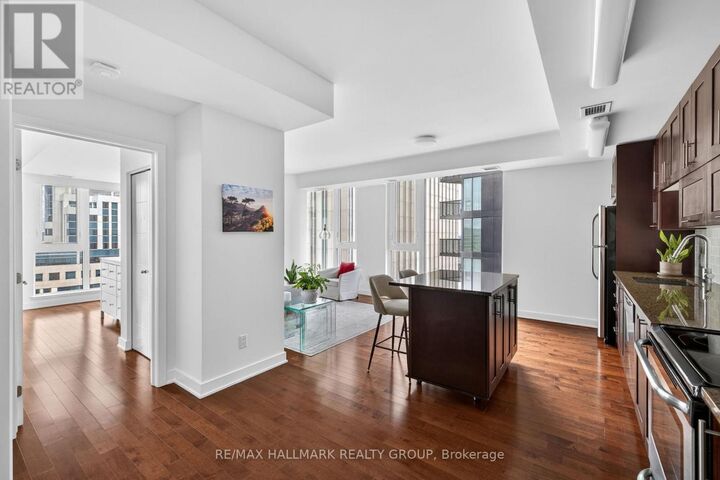 Property Photo: 179 Metcalfe Street 2304 ON K1A 0W1