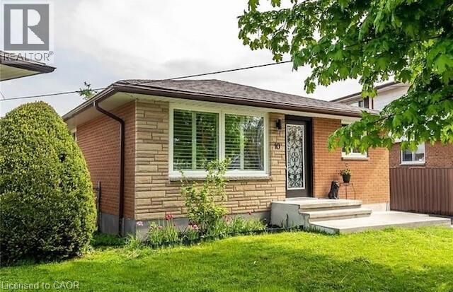 Property Photo:  10 Sandlyn Court  ON L8H 2R5 