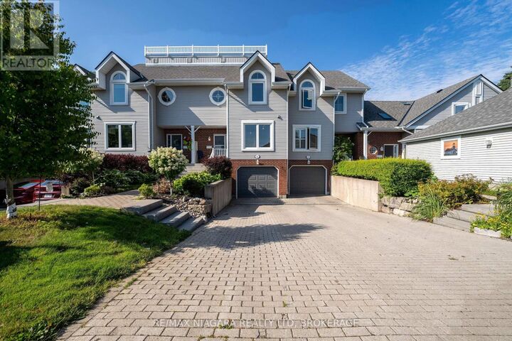 Property Photo: 15 Lakeside Drive 41 ON L2M 1P3