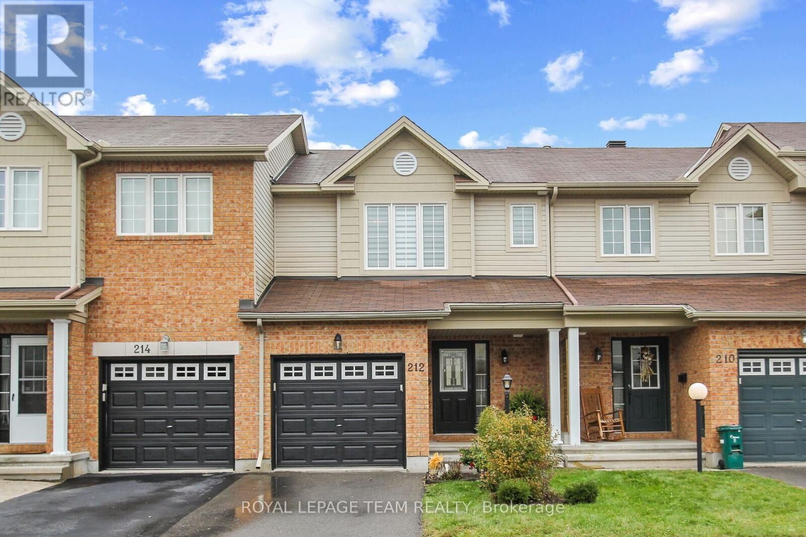 Property Photo: 212 Lamplighters Drive ON K2J 0K7