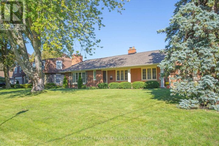 Property Photo:  401 Fairview Drive  ON L1N 3A9 