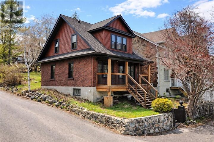 Property Photo:  49 Worthington Crescent  ON P3E 1J3 