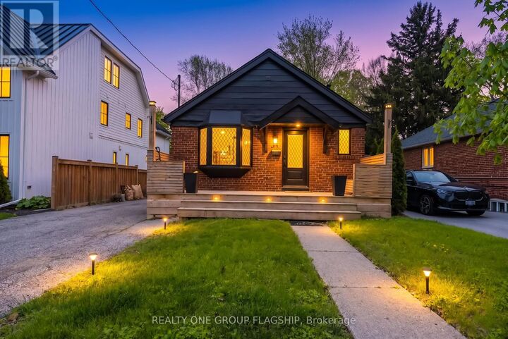 Property Photo:  19 Yorkview Drive  ON M8Z 2G1 