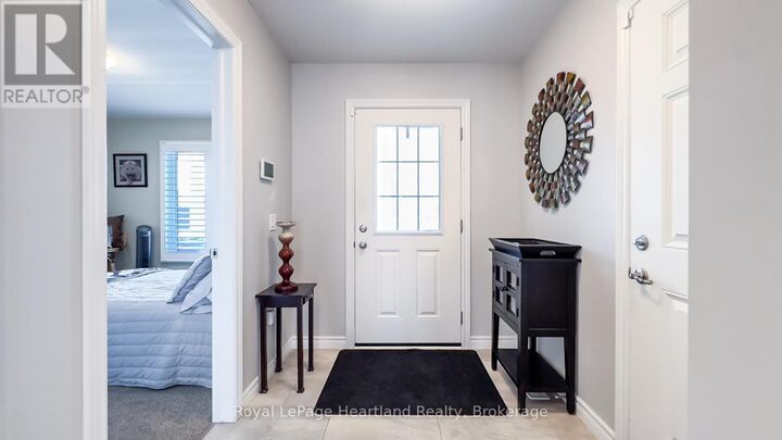 Property Photo:  94 Lake Breeze Drive  ON N7A 0B9 