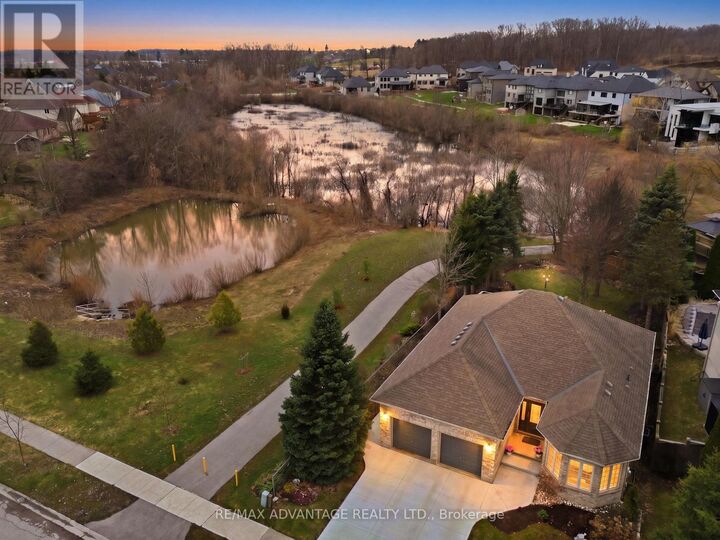Property Photo:  993 Gabor Street  ON N6K 4V5 