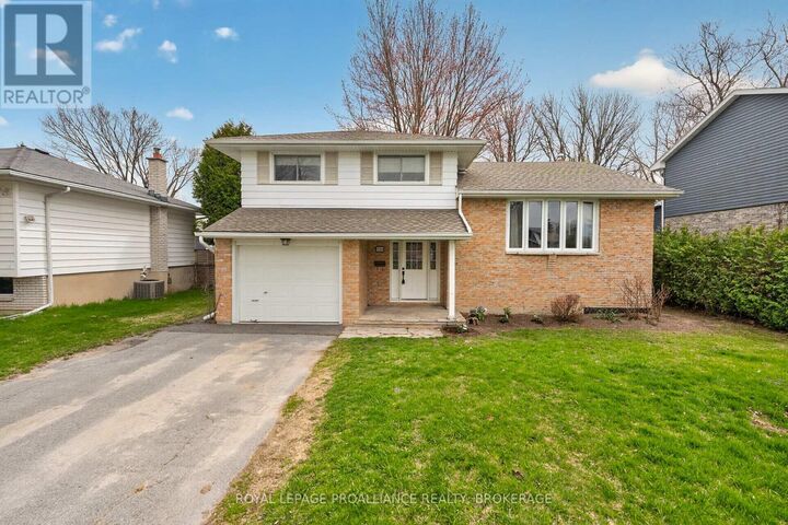 Property Photo:  296 Olympus Avenue  ON K7M 4T9 