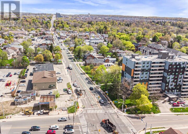 Property Photo:  262 Dundas Street East 311  ON L9B 1A9 