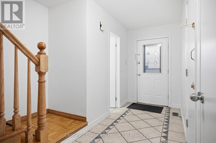 Property Photo:  728 Norwood Avenue  ON N5Y 4M7 
