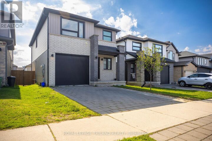 Property Photo:  1994 Foxridge Crescent  ON N6G 0L8 