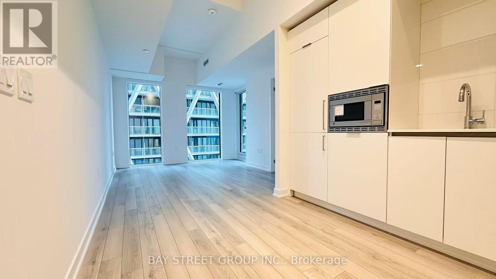 Property Photo:  238 Simco Street 1105  ON M5T 0E2 