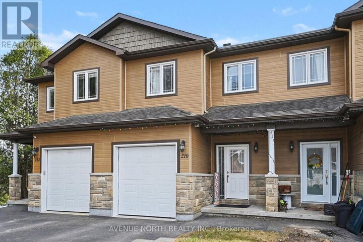 Property Photo:  210 Herbert Street  ON K0A 2M0 