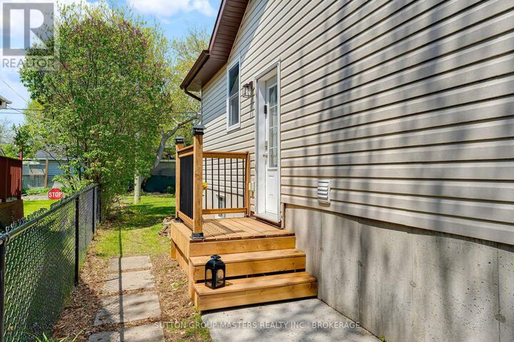 Property Photo: 484 Nelson Street ON K7K 4N5