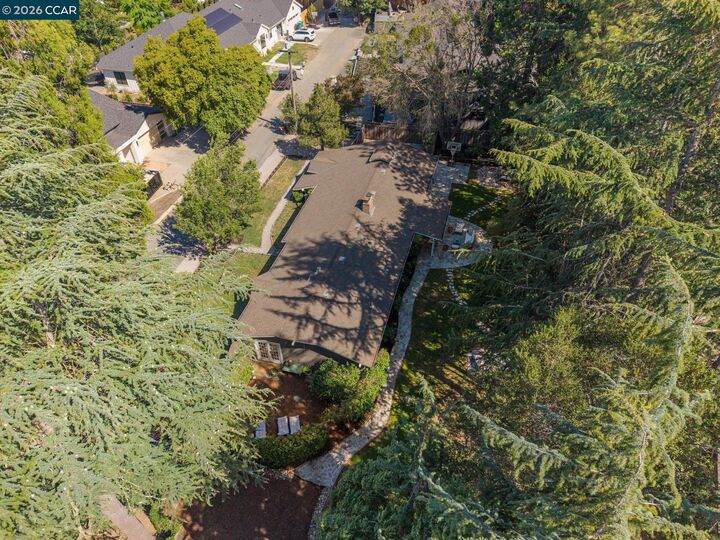 Property Photo: 699 Terry Ln CA 94526