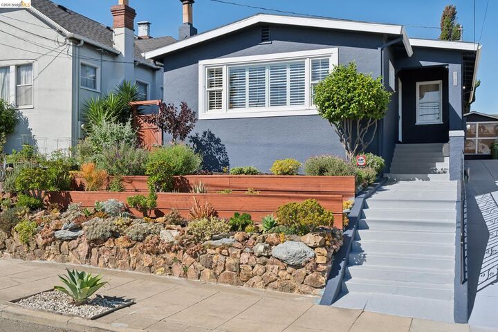Property Photo:  5208 Trask St  CA 94601 