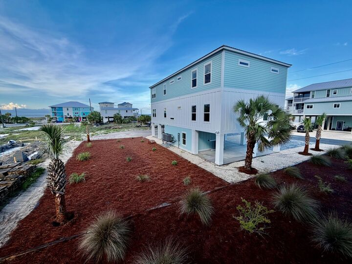 Property Photo:  107 Circle Drive  FL 32456 