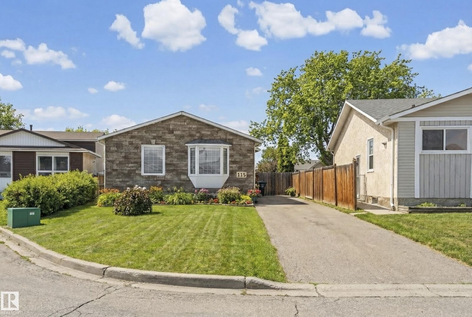 Property Photo:  115 Warwick Road NW  AB T5X 4P7 