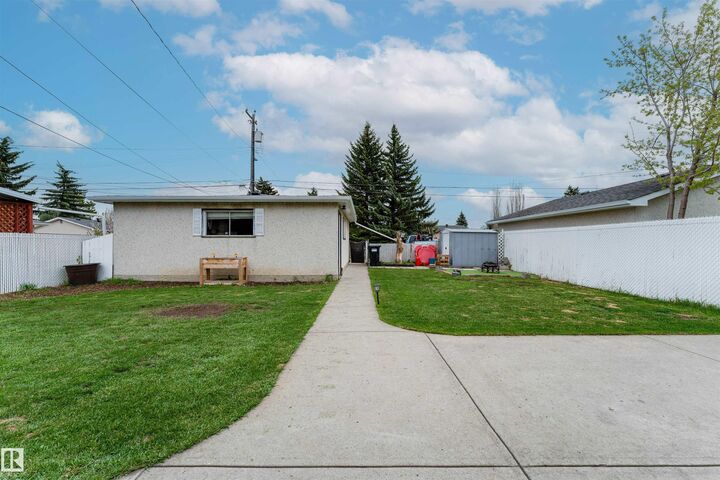 Property Photo:  13231 74 Street NW  AB T5C 0X3 