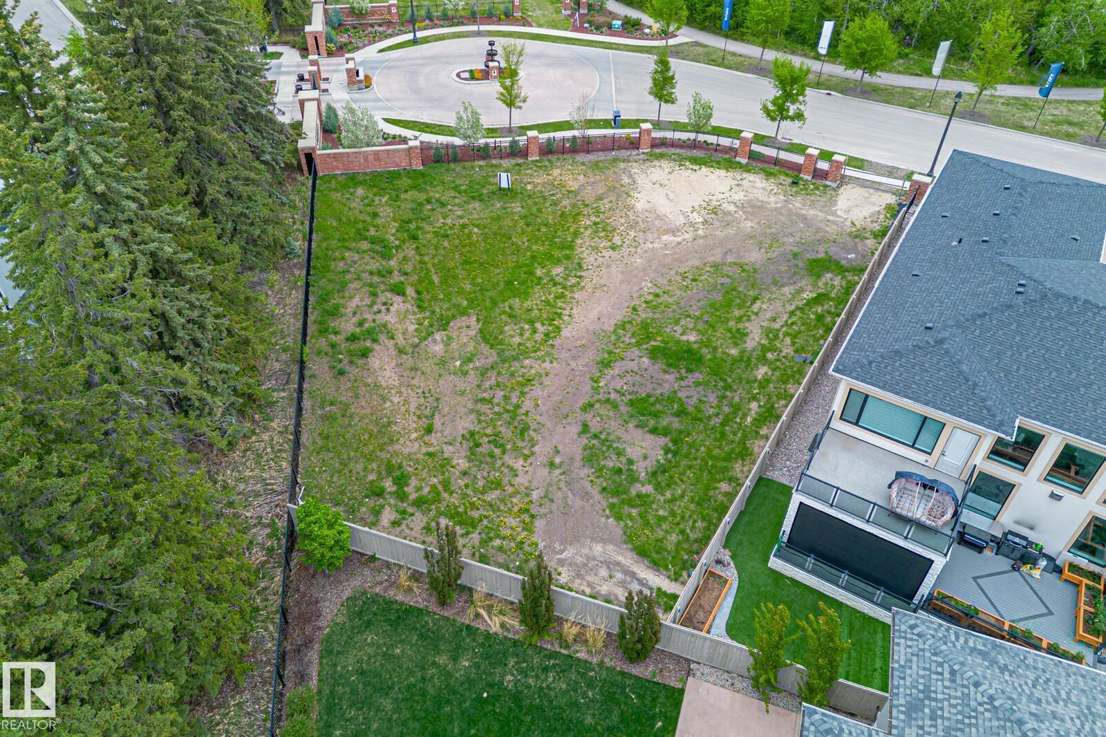 Photo de la propriété: 3466 Keswick Boulevard SW 22 AB T6W 3S4