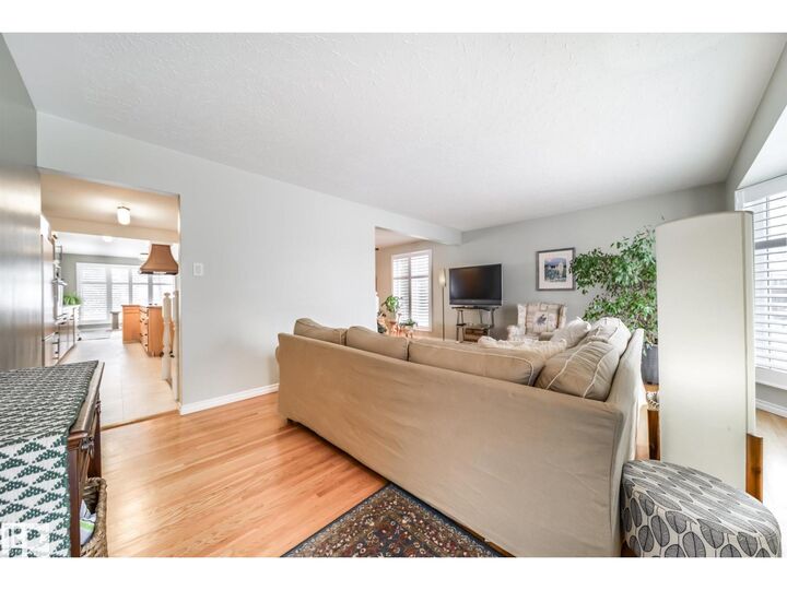 Property Photo:  10231 46 Street NW  AB T6A 1X9 