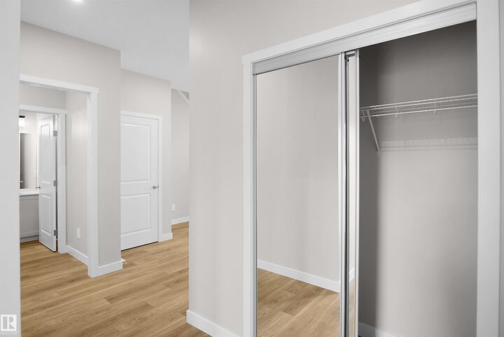 Photo de la propriété:  30 Nerine Crescent  AB T8N 7Z7 