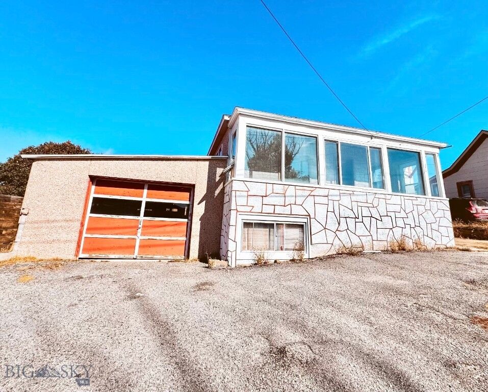 Property Photo: 215 Williams Street MT 59701