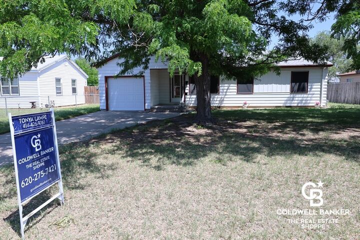 Property Photo:  1506 A Street  KS 67846 