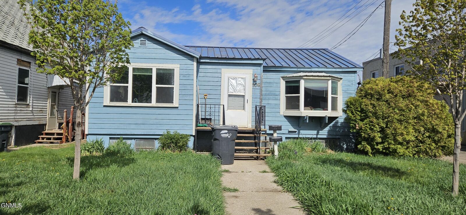 Property Photo: 106 7th Avenue NW ND 58554