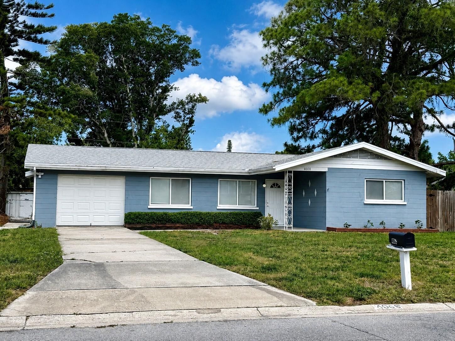 Property Photo:  4008 24th Street W  FL 34205 