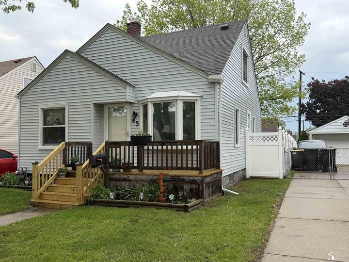 Property Photo:  45 Cleveland Street  MI 48183 
