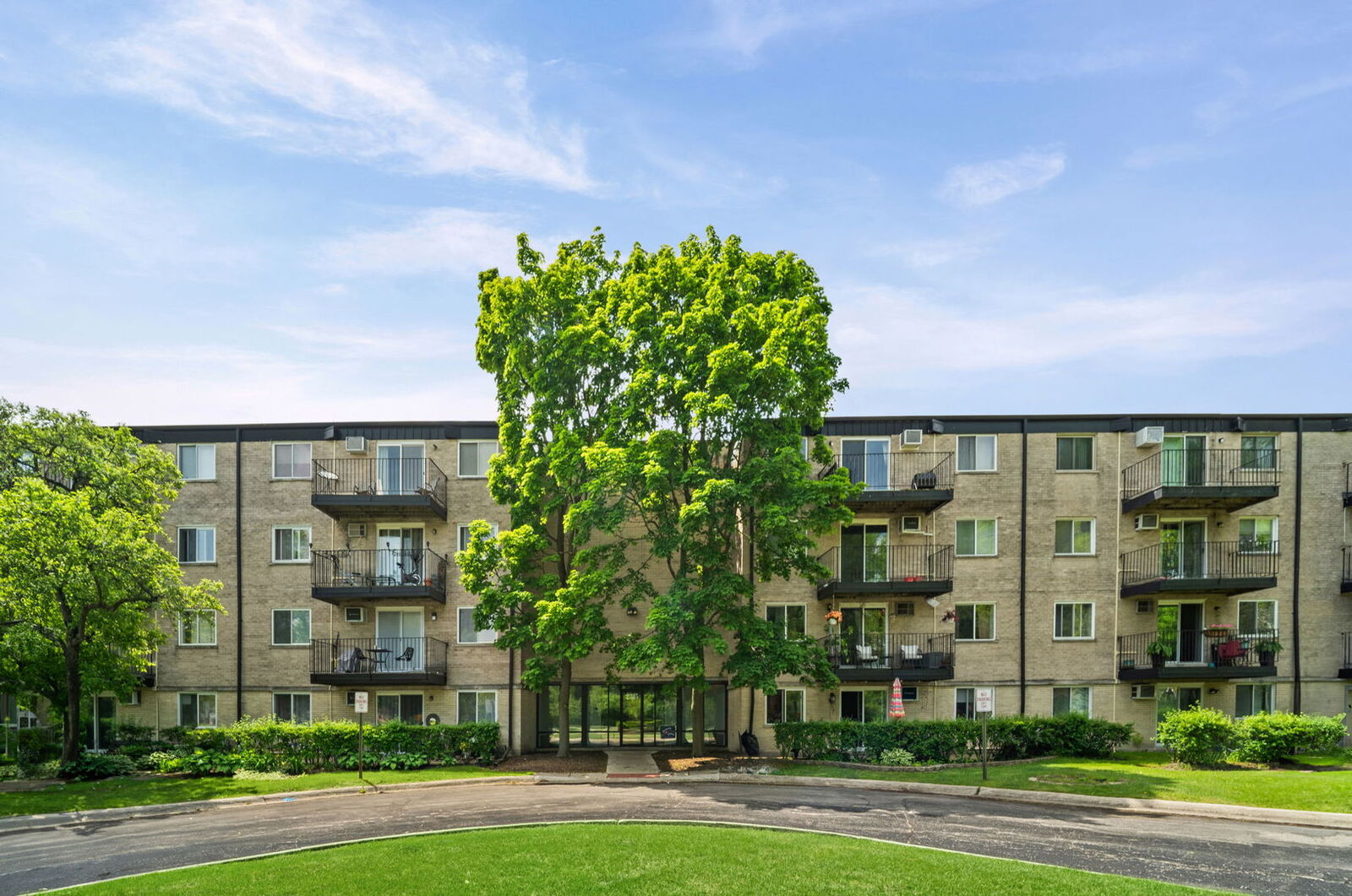Property Photo:  2315 E Olive Street 1G  IL 60004 