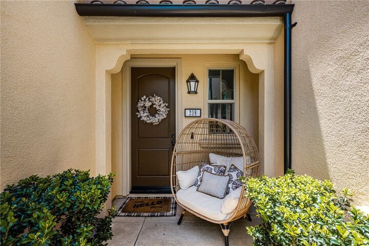 Property Photo: 208 Rose Arch CA 92620